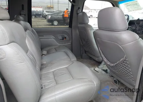 1999 Chevrolet Suburban 1500 Lt z USA, uszkodzony, nr VIN 3GNFK16R6XG146089